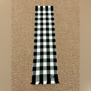 Black & White Buffalo Plaid 100% Acrylic Casmillion Scarf Wrap